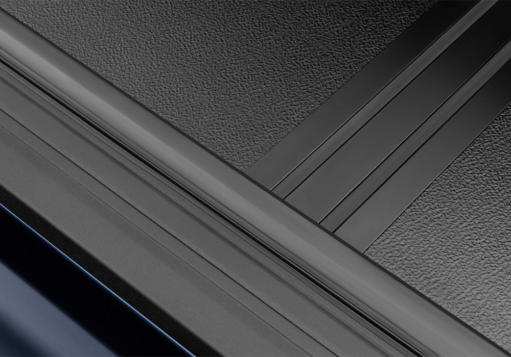 BK_BAKFlipG2_20HDSilverado_FoldPanelTexture_Detail.jpg