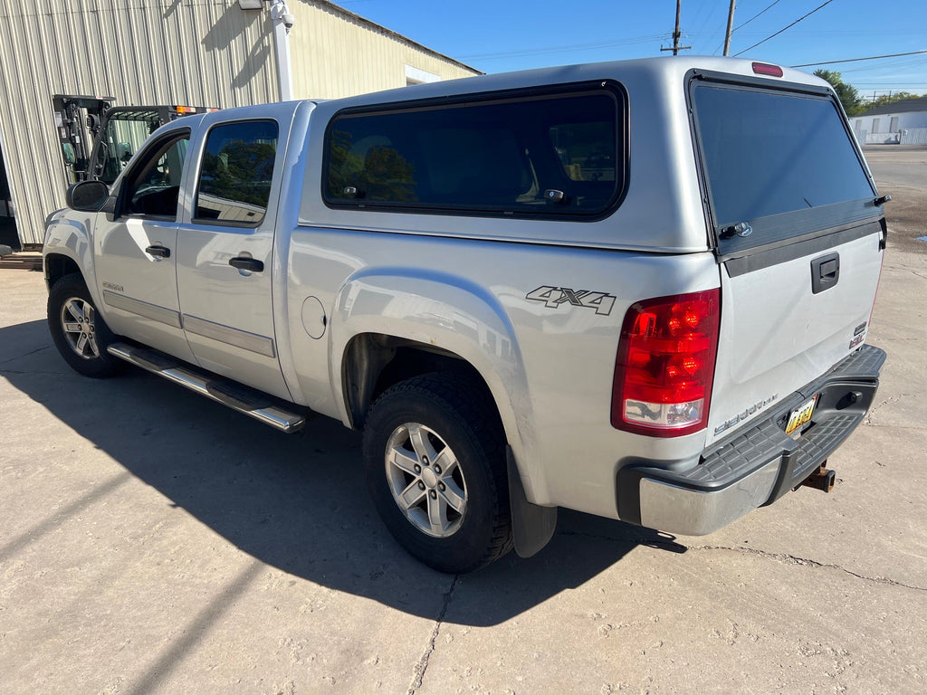 Used GMC SIERRA 07-2013 Crew Cab 5.8' extra short bed used topper LOCATION: N-2-2  CODE: CNMMM003