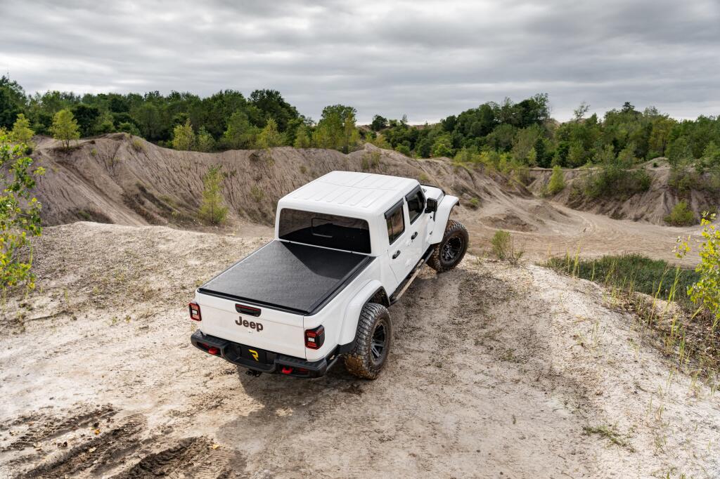 TX_LoPro_Jeep-Gladiator_Bundy-Hill_RT.jpg