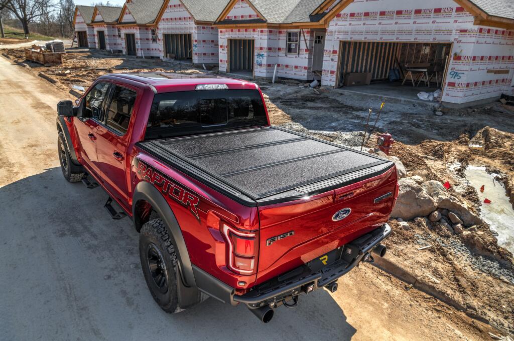 UC_ArmorFlex_Ford-Raptor_Red_Construction03_RT.jpg