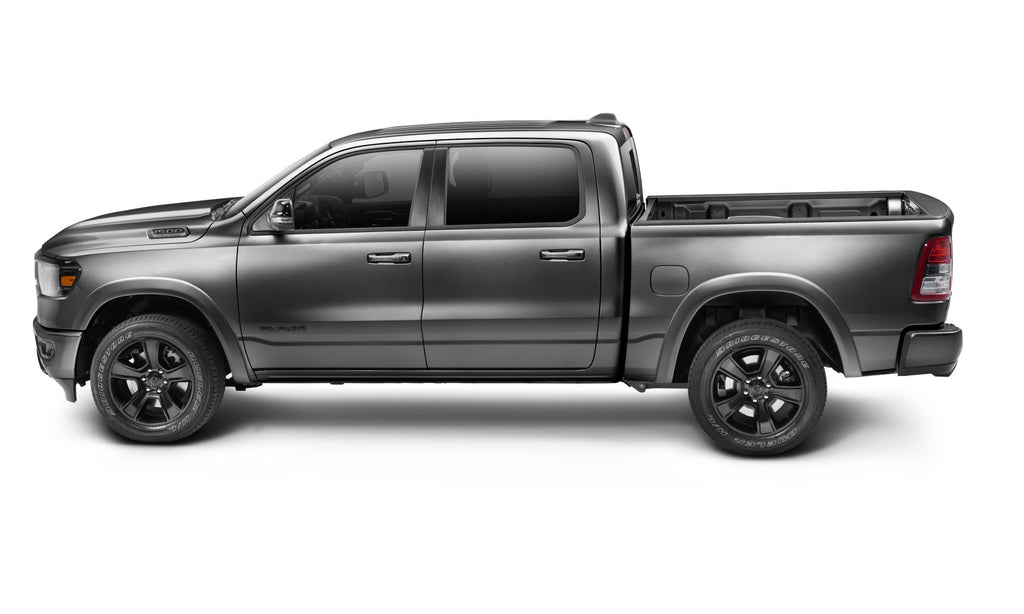 bw_OEflares_19-21ram1500_graniteCrystMtlc_side_50928-65.jpg