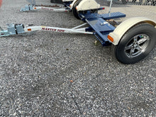 Load image into Gallery viewer, Tow Dolly - Master Tow 80THDSB 80&quot; Surge brakes